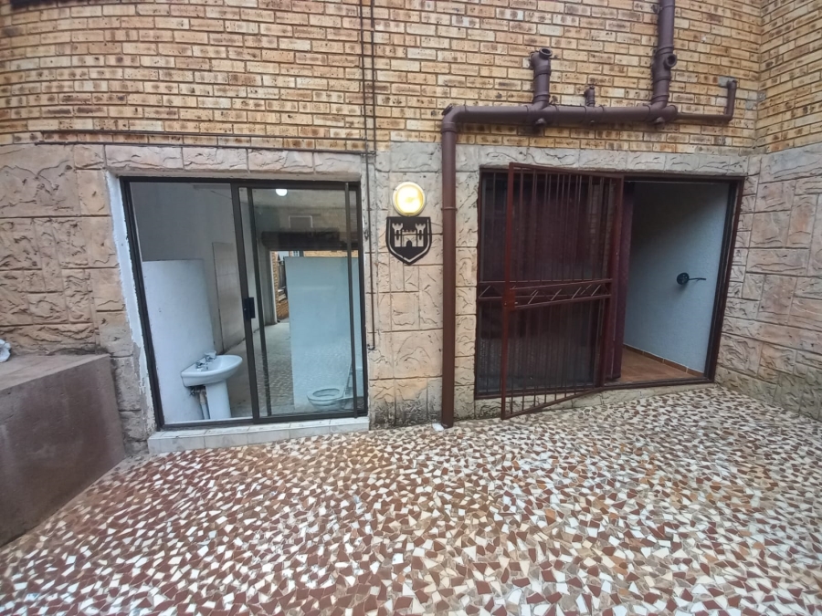 2 Bedroom Property for Sale in Safari Gardens North West